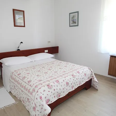 Cres Sucic Apartments Exterior photo